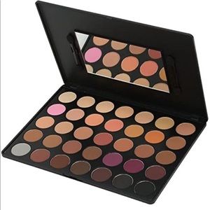 Kara Beauty eyeshadow Palette